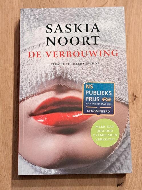 Saskia Noort - De verbouwing, Boeken, Thrillers, Zo goed als nieuw, Nederland, Ophalen of Verzenden