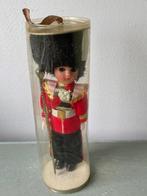 Vintage Royal Gard Londen Engeland. Klederdracht souvenir., Ophalen of Verzenden, Zo goed als nieuw