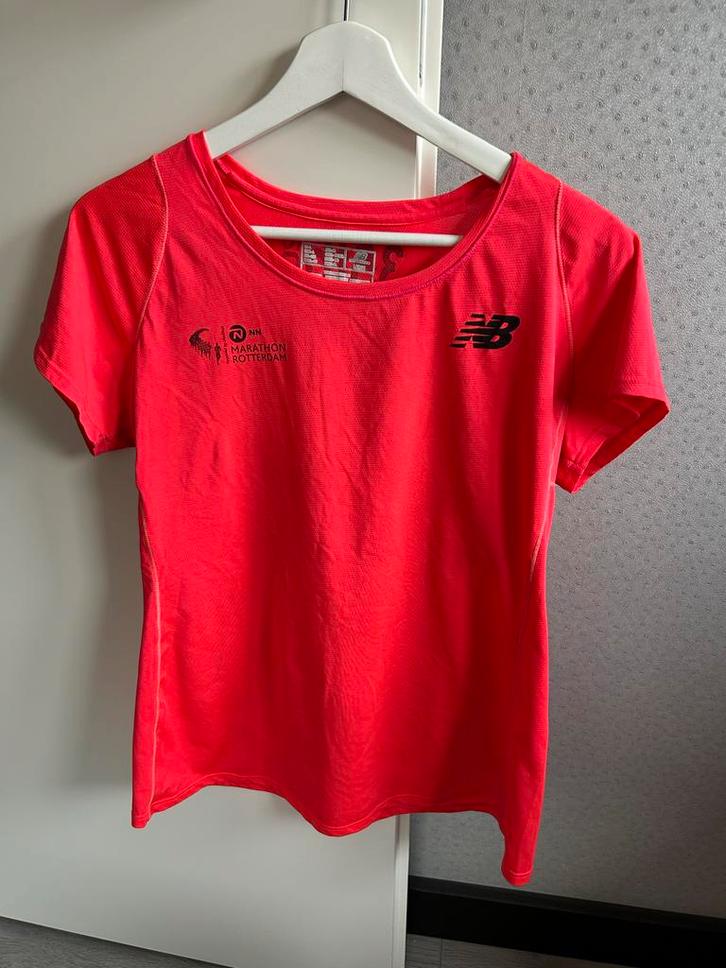 New Balance Marathon Rotterdam Shirt - Maat L, Kleding | Dames, Sportkleding, Zo goed als nieuw, Hardlopen of Fietsen, Maat 42/44 (L)