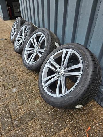 VW Arteon R-line Velgen 18 inch met Zomerbanden beschikbaar voor biedingen