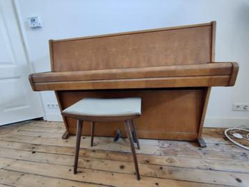 August Förster Piano beschikbaar voor biedingen