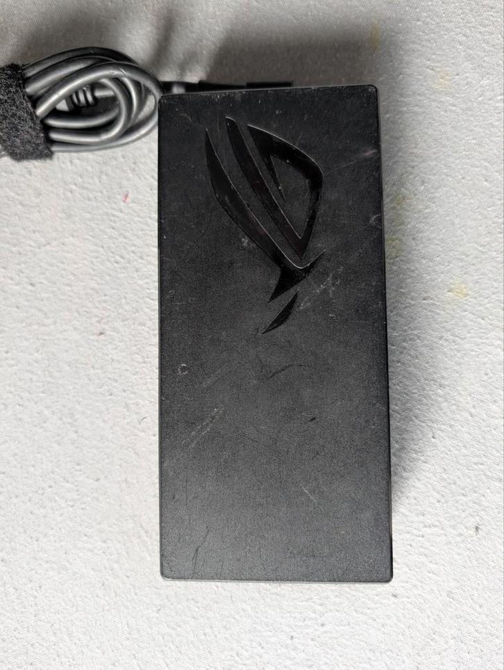 ASUS ROG Strix G15 Oplader - Gebruikt, Computers en Software, Laptop-opladers, Gebruikt, Ophalen of Verzenden