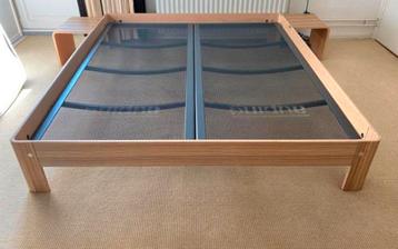 AUPING AURONDE 180-210 MET 2 TAFELTJES EN 2 AUPING BODEMS.. beschikbaar voor biedingen
