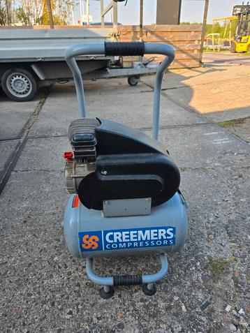 Creemers compressor met luchtslang  beschikbaar voor biedingen