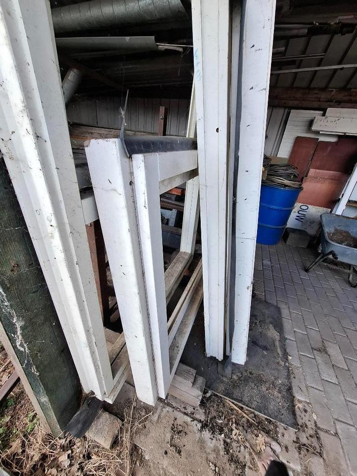 diverse kozijnen hout en kunststof, Doe-het-zelf en Verbouw, Kozijnen en Schuifpuien, Zo goed als nieuw, Raamkozijn, Kunststof