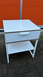 Te Koop : Ikea Trysil Nachtkastje Wit Hout Metaal Inc Lade, Huis en Inrichting, Ophalen, Gebruikt, Minder dan 45 cm, Minder dan 55 cm