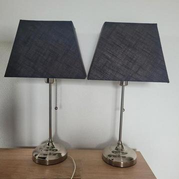 2 tafellampen beschikbaar voor biedingen