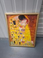 Gustav Klimt de kus reproductie ingelijst 60x40cm., Ophalen of Verzenden