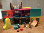 LOL container ( club ) huis met 2 poppetjes en meubels, Ophalen of Verzenden, Poppenhuis