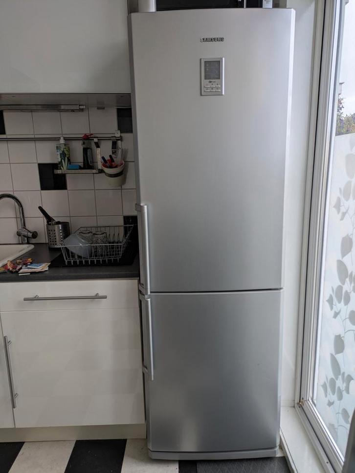 Samsung No Frost koelvriescombinatie, Witgoed en Apparatuur, Koelkasten en IJskasten, Gebruikt, Met aparte vriezer, 200 liter of meer