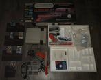 Nintendo NES 4 controllers 2 zappers 9 games CIB incl. doos, 2 spelers, Ophalen, Zo goed als nieuw, Vanaf 3 jaar