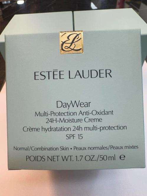 Estee lauder Day, Sieraden, Tassen en Uiterlijk, Uiterlijk | Gezichtsverzorging, Zo goed als nieuw, Verzorging, Ophalen of Verzenden