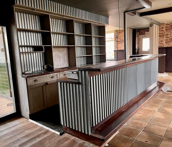 Grote Industriële bar + achterwandkast - ophalen vóór 14 dec, Huis en Inrichting, Barren, Gebruikt, Ophalen