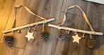2 decoratieve hangers met dennenappels / kerst decoratie, Diversen, Ophalen, Zo goed als nieuw