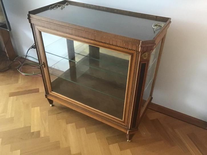 Lodewijk XVI Louis 16 Louis seize vitrinekast antiek, Antiek en Kunst, Antiek | Meubels | Kasten, Ophalen