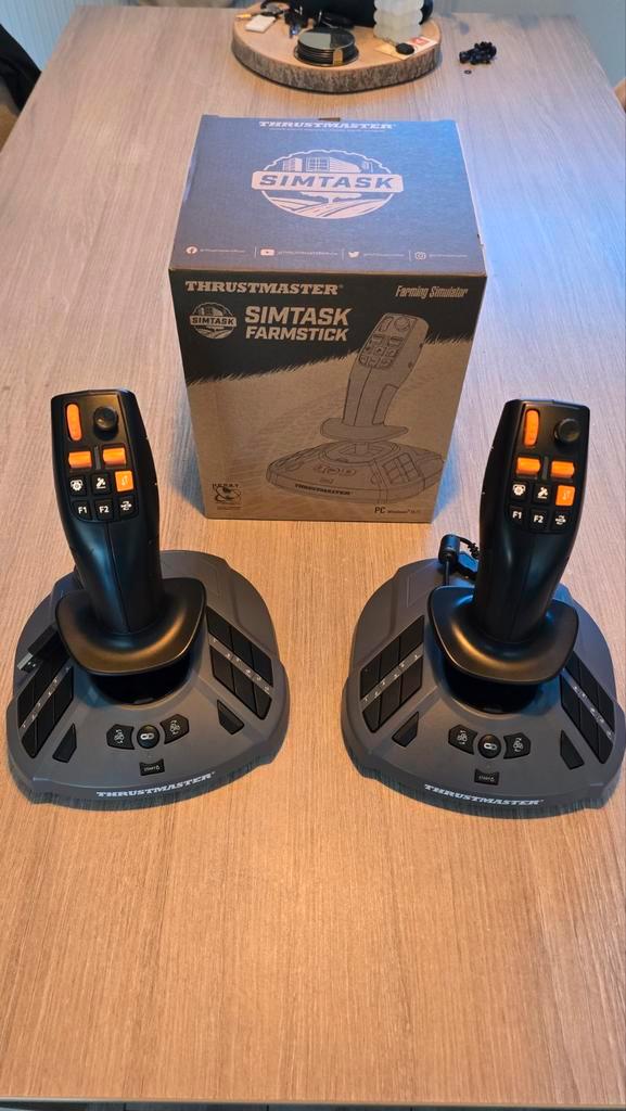 2x Thrustmaster Farmstick, Computers en Software, Joysticks, Zo goed als nieuw, Ophalen of Verzenden