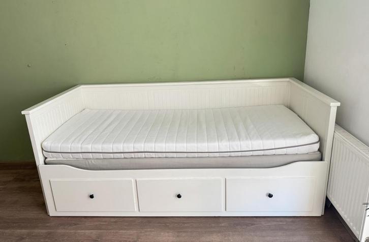 IKEA Hemnes Bedbank met 2 matrassen 80x200cm, Huis en Inrichting, Slaapkamer | Bedden, Zo goed als nieuw, Eenpersoons, 80 cm, 200 cm
