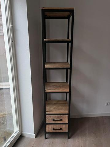 Prachtige kast “Kyan” van Leen Bakker beschikbaar voor biedingen