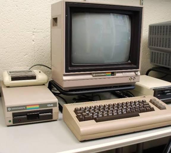 Gezocht: Oude Commodore- en Amiga-spullen, Computers en Software, Vintage Computers, Ophalen of Verzenden