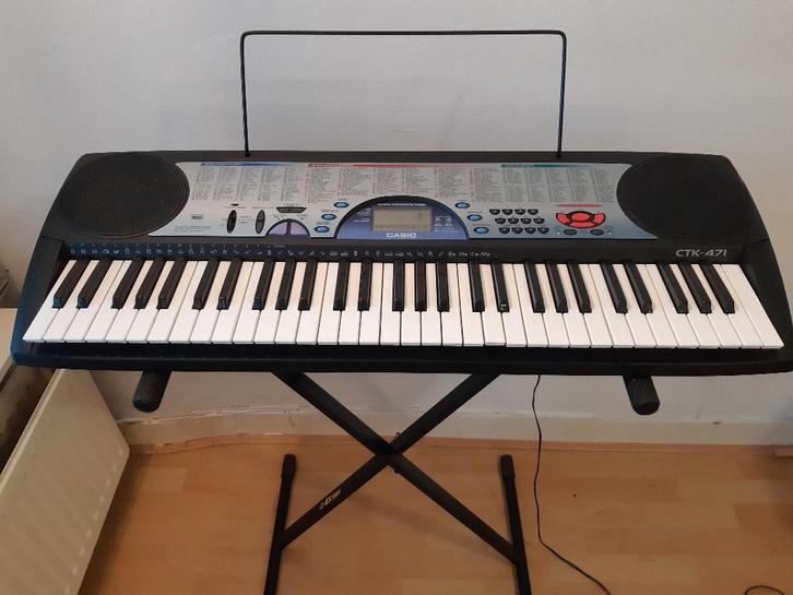 Keyboard Casio CTK-471, Muziek en Instrumenten, Keyboards, Gebruikt, 61 toetsen, Casio, Met standaard, Midi-aansluiting, Ophalen