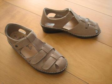 Comfortabele beige leren sandaal FINN COMFORT 37-D snazzeys beschikbaar voor biedingen