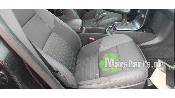 Veiligheidsgordel rechts-voor van een Volvo V50, Auto-onderdelen, Interieur en Bekleding, Volvo, Gebruikt, 3 maanden garantie