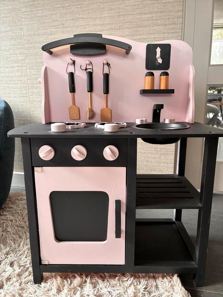 Sint tip: speelgoedkeuken New Classic Toys + veel spulletjes, Kinderen en Baby's, Speelgoed | Speelkeukens, Gebruikt, Ophalen