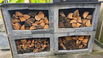 Halve pallet ovengedroogd gekloofd Essen haardhout ca. 25cm. beschikbaar voor biedingen