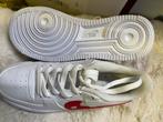 Witte Nike Sneakers met Rode Details - Maat 40, Kleding | Dames, Schoenen, Ophalen of Verzenden, Zo goed als nieuw, Wit, Sneakers of Gympen