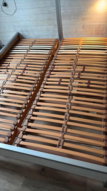 2 elektrische lattenbodems 80 x 200 beschikbaar voor biedingen