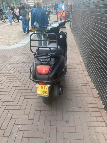 Scooter beschikbaar voor biedingen