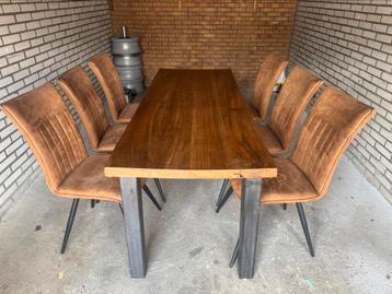 Nette eethoek 6 stoelen beschikbaar voor biedingen