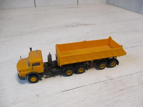 Kibri Mercedes Vrachtwagen met Oplegger en Graafmachine, Hobby en Vrije tijd, Modelauto's | 1:87, Zo goed als nieuw, Bus of Vrachtwagen