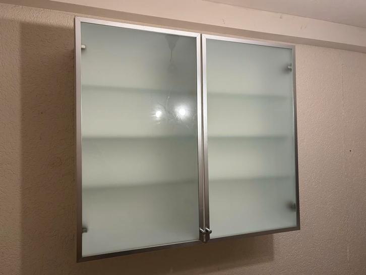 Twee IKEA hangkasten met melkglas deurtjes 88x50x37 cm, Huis en Inrichting, Keuken | Keukenelementen, Gebruikt, Minder dan 100 cm