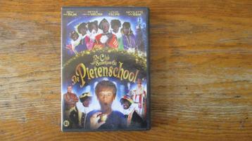 DVD: De Club van Sinterklaas & De Pietenschool.  beschikbaar voor biedingen