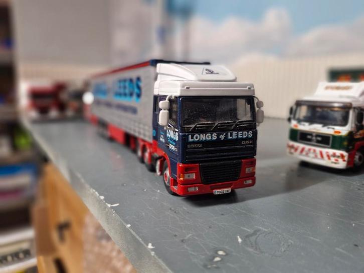 Daf XF met huiftrailer, Hobby en Vrije tijd, Modelauto's | 1:50, Zo goed als nieuw, Bus of Vrachtwagen, Corgi, Ophalen of Verzenden