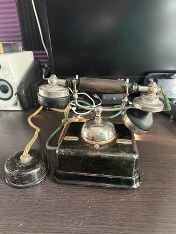 Klassieke telefoon beschikbaar voor biedingen