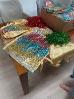 Feesthessen 24 groot, 3 klein,1 rok plis 17 pruiken, Ophalen, Zo goed als nieuw, Carnaval