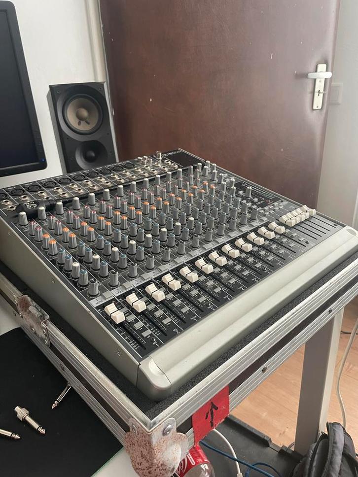 Mackie 1642 VLZ3 compacte mengtafel, Muziek en Instrumenten, Mengpanelen, Zo goed als nieuw, 10 tot 20 kanalen, Ophalen