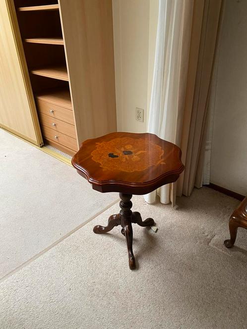 Elegant rond bijzettafeltje met ingelegd blad, Antiek en Kunst, Antiek | Meubels | Tafels, Ophalen