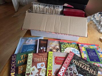 Dozen theezakjes en 9 prachtige doe boekjes met theezakjes beschikbaar voor biedingen