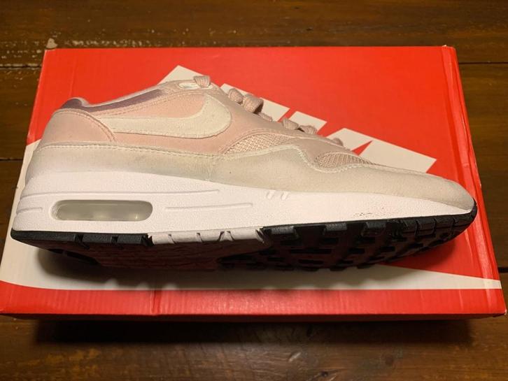 Nike Air Max 1 “Barely Rose” – Maat 39 – 319986-607, Kleding | Dames, Schoenen, Zo goed als nieuw, Sneakers of Gympen, Roze, Ophalen of Verzenden