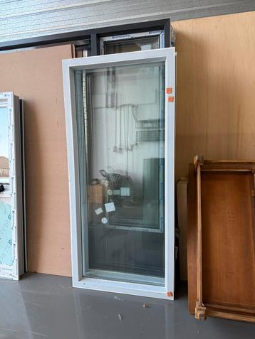 2 stuks vaste kozijnen raam kozijn nieuwe   beschikbaar voor biedingen