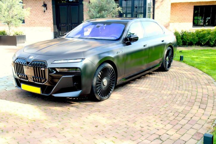 BMW I7 BMW i7 M70 xDrive | Individual uitvoering | 2023| BTW, Auto's, BMW, Bedrijf, Te koop, i7, 360° camera, 4x4, ABS, Achteruitrijcamera