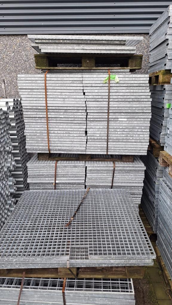 Persrooster/Gegalvaniseerd Rooster 100x70 cm 25,- p/st, Doe-het-zelf en Verbouw, IJzerwaren en Bevestigingsmiddelen