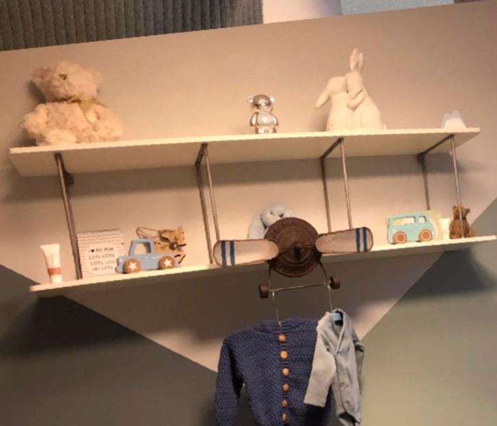 Wandrek / wandplank vliegtuig babykamer of kinderkamer, Huis en Inrichting, Woonaccessoires | Wandplanken en Boekenplanken, Gebruikt