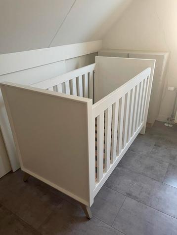 TWF Ledikant + commode beschikbaar voor biedingen