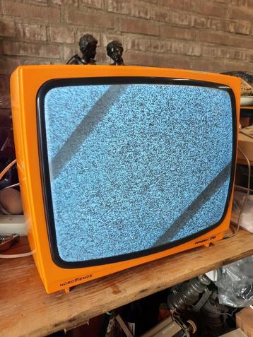 Vintage beeldbuis TV Nordmende Compact 1701 beschikbaar voor biedingen