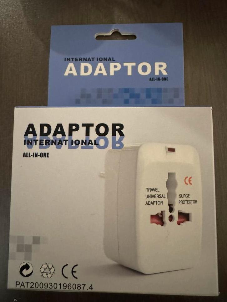 Internationale Reisadapter All-in-One | Nieuw in verpakking!, Hobby en Vrije tijd, Elektronica-componenten, Zo goed als nieuw