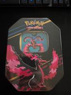 Pokémon TCG: Crown Zenith Tin - Galarian Moltres, Ophalen of Verzenden, Nieuw, Booster